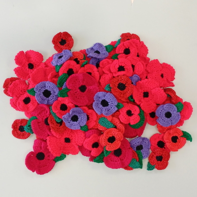 Crochet your poppy.